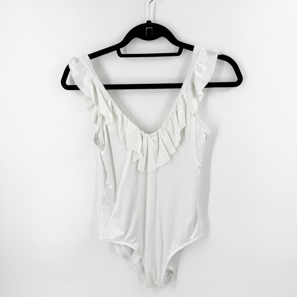 ✅ AERIE WHITE RUFFLE ONE PIECE SWIMSUIT‎ SIZE MEDIUM